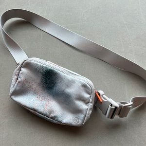 Lululemon Everywhere Belt Bag